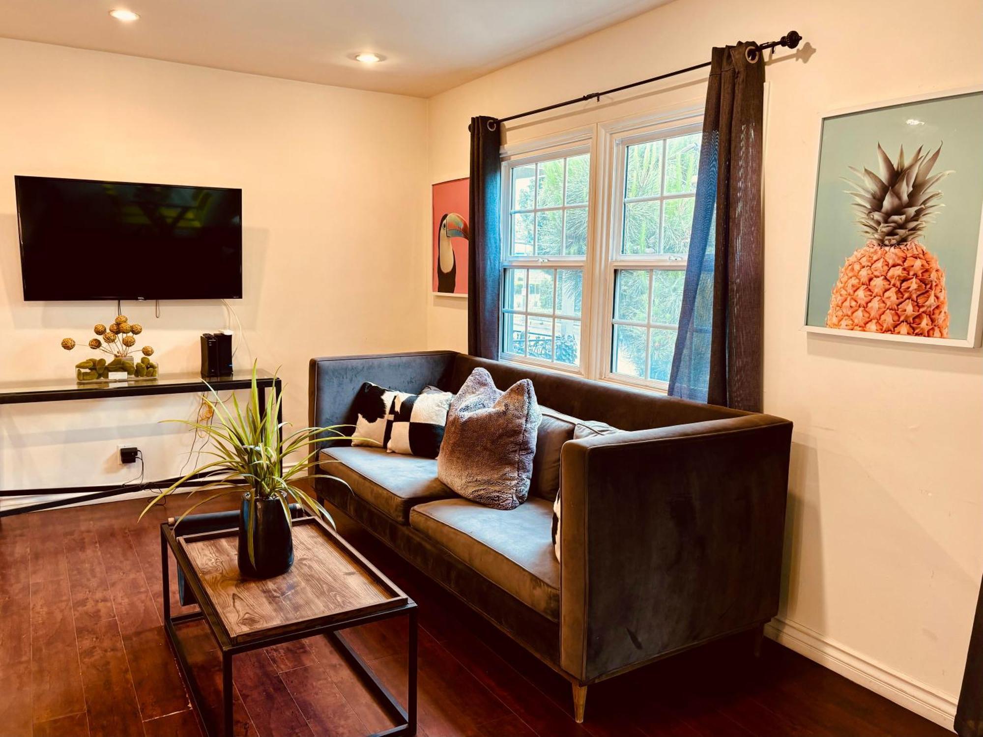 Centrally Located 2 Bed Ucla Apartment ロサンゼルス エクステリア 写真
