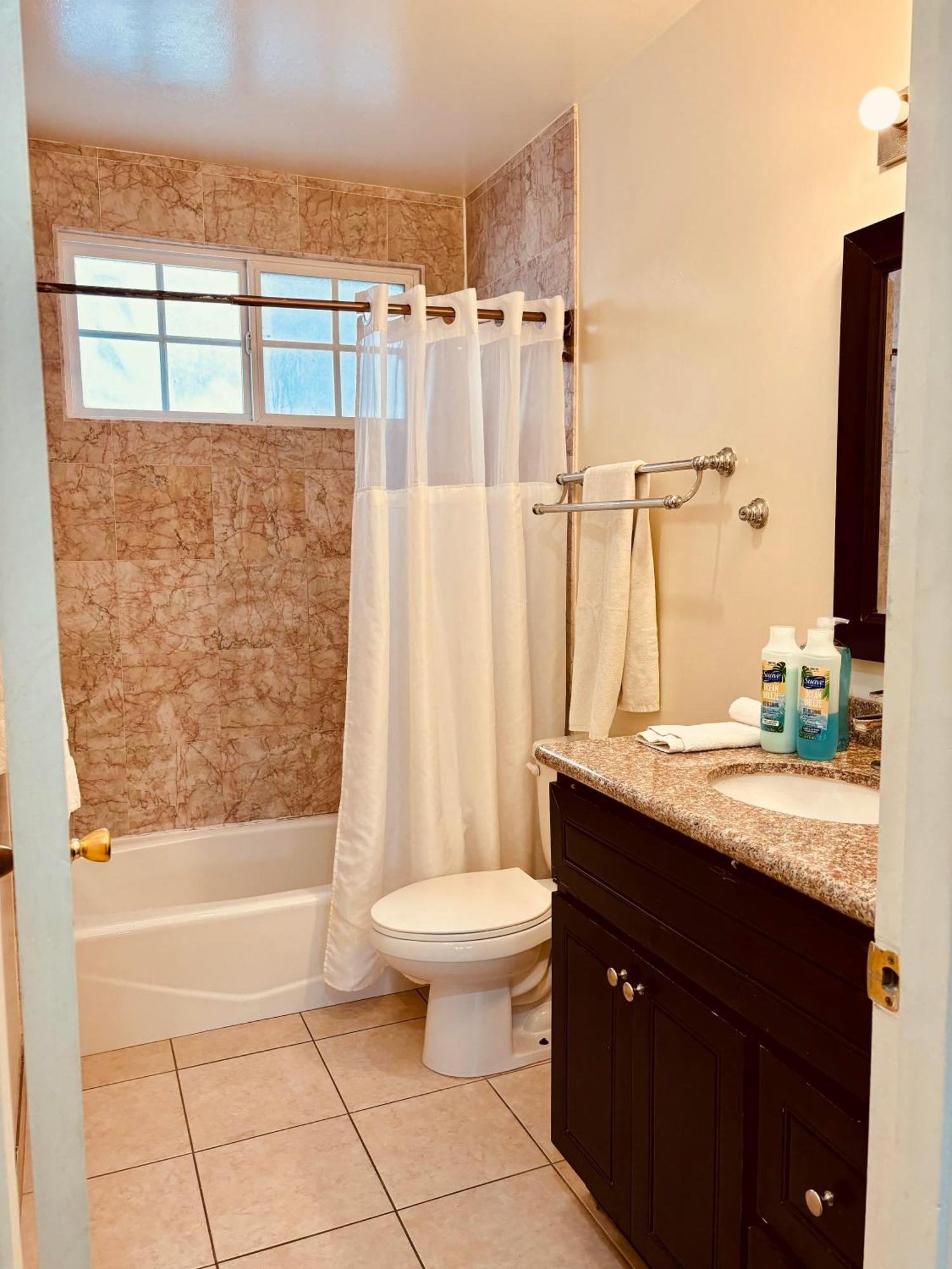 Centrally Located 2 Bed Ucla Apartment ロサンゼルス エクステリア 写真