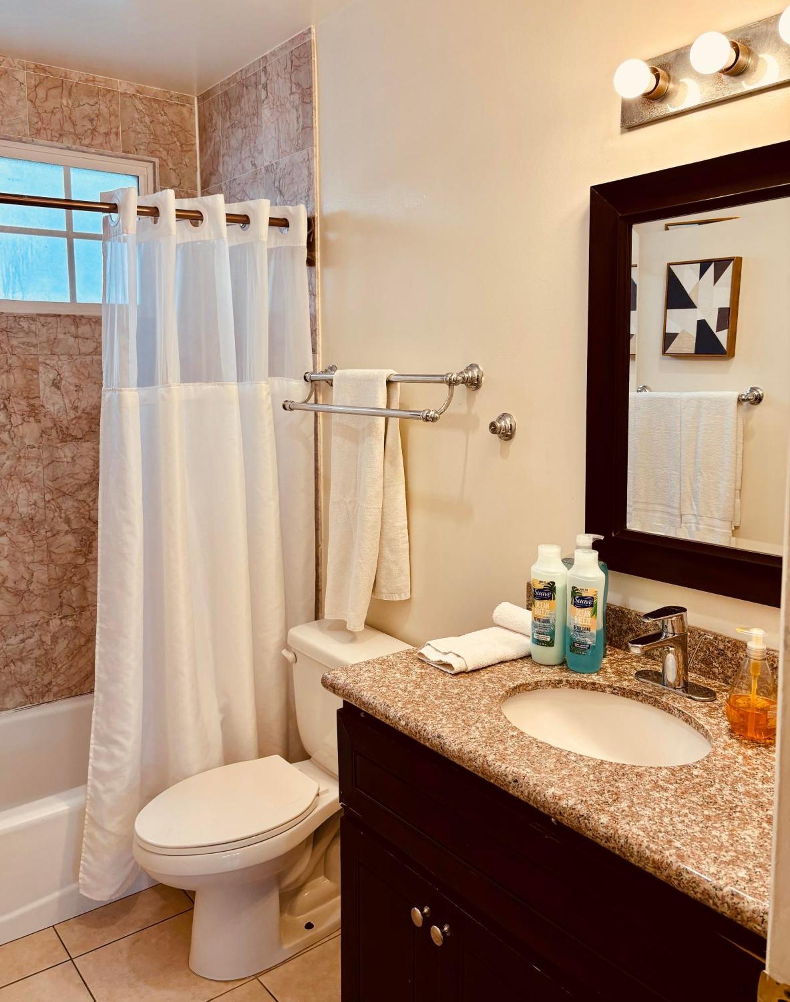 Centrally Located 2 Bed Ucla Apartment ロサンゼルス エクステリア 写真